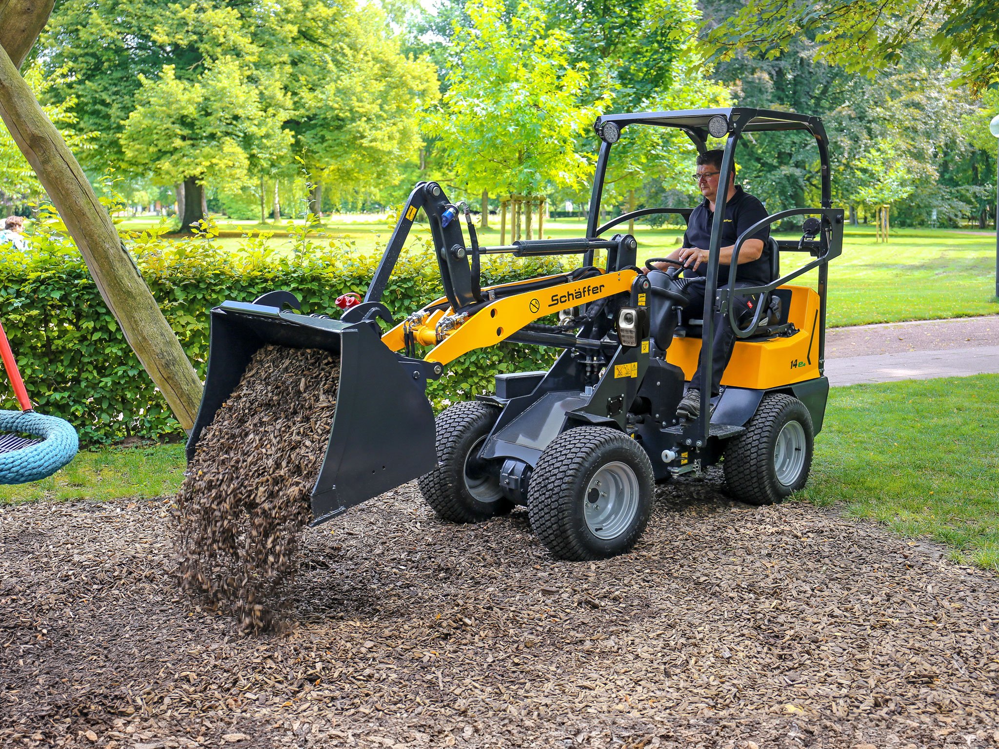 Multifunctional loader 14e Image 1